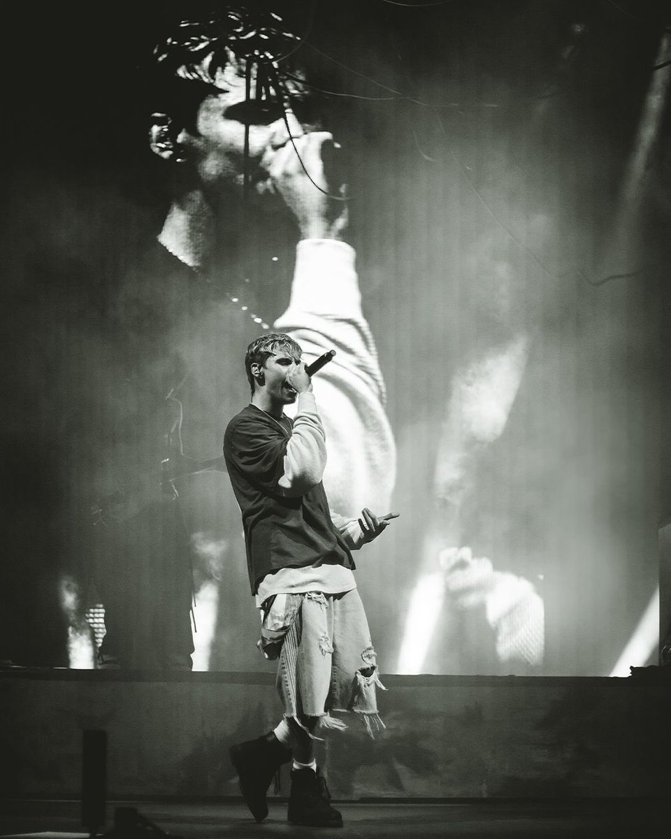 LaroiHub's tweet photo. @thekidlaroi #THEFIRSTTIMETOUR Los Angeles๐ฅ https://t.co/mtkhCUG0vL