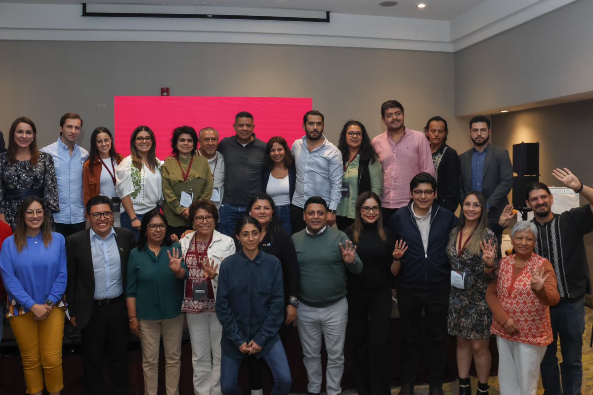 MorenaCiudadMex's tweet photo. El mandato ciudadano hacia la #MayoríaDelPueblo en el @Congreso_CdMex es legislar en beneficio de l@s capitalin@s y así lo tienen claro l@s próxim@s diputad@s que integrarán la III Legislatura, quienes durante tres días abordaron temas cruciales como ética humanista, Constitución de la Ciudad de México, construcción de agendas en territorio, perspectiva de género, derechos humanos y presupuesto público.