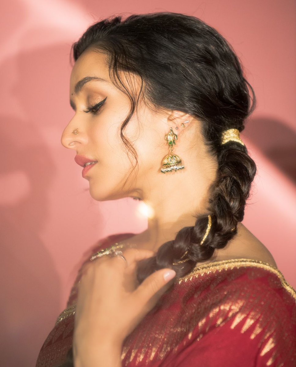 chic_pics's tweet photo. Shraddha Kapoor
#ShraddhaKappor #loveislandusa https://t.co/wAER9TfR0Q