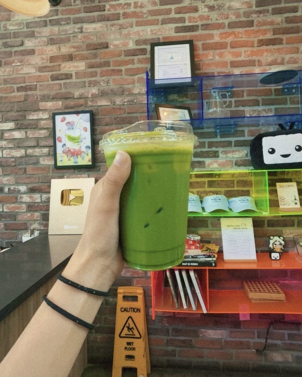 lightsidesab's tweet photo. visited @OfflineTV’s comfy cafe! 💗🫶 https://t.co/1UXXEBF1WJ