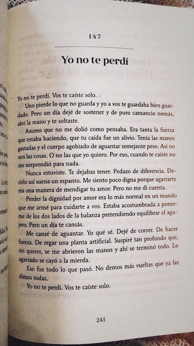 Te caíste solo… 😕
“Yo no te perdí.
Yo no te perdí. Vos te caíste solo. 
Uno pierde lo que no guarda y yo a vos te guardaba bien guardado.”
Autor: Lorena Pronsky
Libro: Rota Se Camina Igual
#cementeriodelibros
