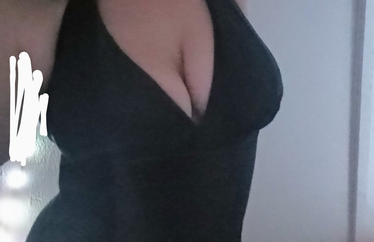 slutdotcom's tweet photo. Body reveal for all my 100 cutie patootie followers 💞 thought I'd do a little try on of my new swimsuittt <3 #nsfwtwt #nsfwtw https://t.co/WnaGZkgvDT