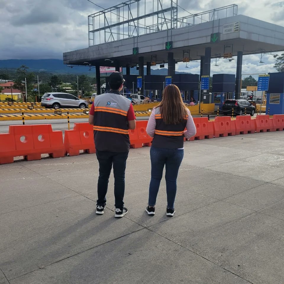 sappgobhn's tweet photo. La SAPP, como ente regulador del proyecto, continúa supervisando durante las horas de mayor tráfico vehicular. Nuestro objetivo es garantizar un servicio más eficiente y satisfacer las necesidades de los usuarios. #SupervisiónSAPP #ProyectosAPP #Honduras https://t.co/Odtam0xGac