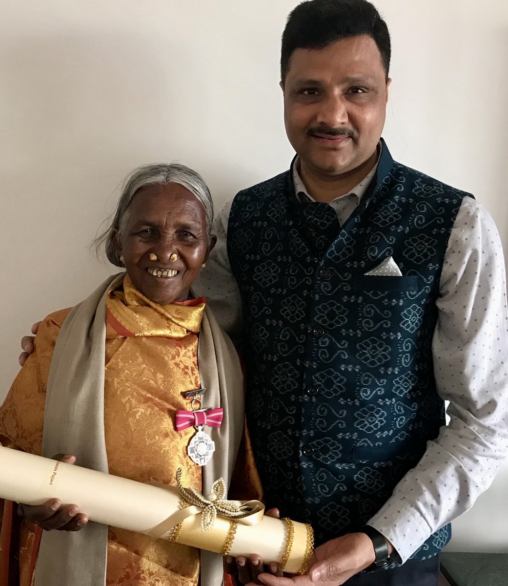 arvindpadhee's tweet photo. Deeply saddened on the passing of Smt Kamala Pujari. The bare-foot Scientist will continue to inspire generations for in-situ conservation of traditional crop varieties. I knew her since my days as Collector, Koraput. Pic: We were privileged to host Kamala Maa at our official residence in Delhi, after she was honored with the Padmashri by Hon President in 2019.