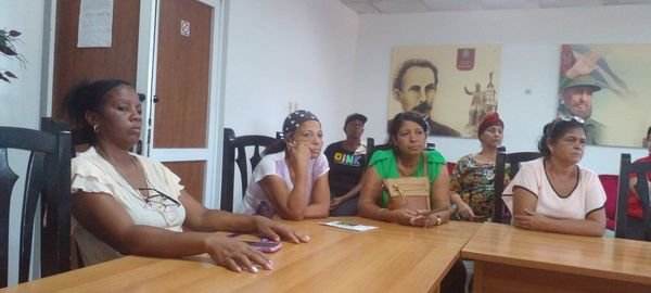 VladimyrVe33447's tweet photo. #PoderPopular ❤️❤️🇨🇺💯Se puntualizan las tareas del #CambioDeLabor en la sede del gobierno de #Boteros #CubaEnModoDeVictoria ❤️❤️🇨🇺💯
#LaHabanaDeTodos❤️❤️🇨🇺💯#LaHabanaViveEnMí❤️❤️🇨🇺💯 https://t.co/cTH6JOK01r