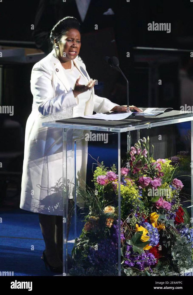 TanakoCai's tweet photo. Former US Congresswoman Sheila Jackson Lee has passed away. In 2009, she attended Michael Jackson's memorial service and paid tribute to him. https://t.co/HDPpjvVMyn