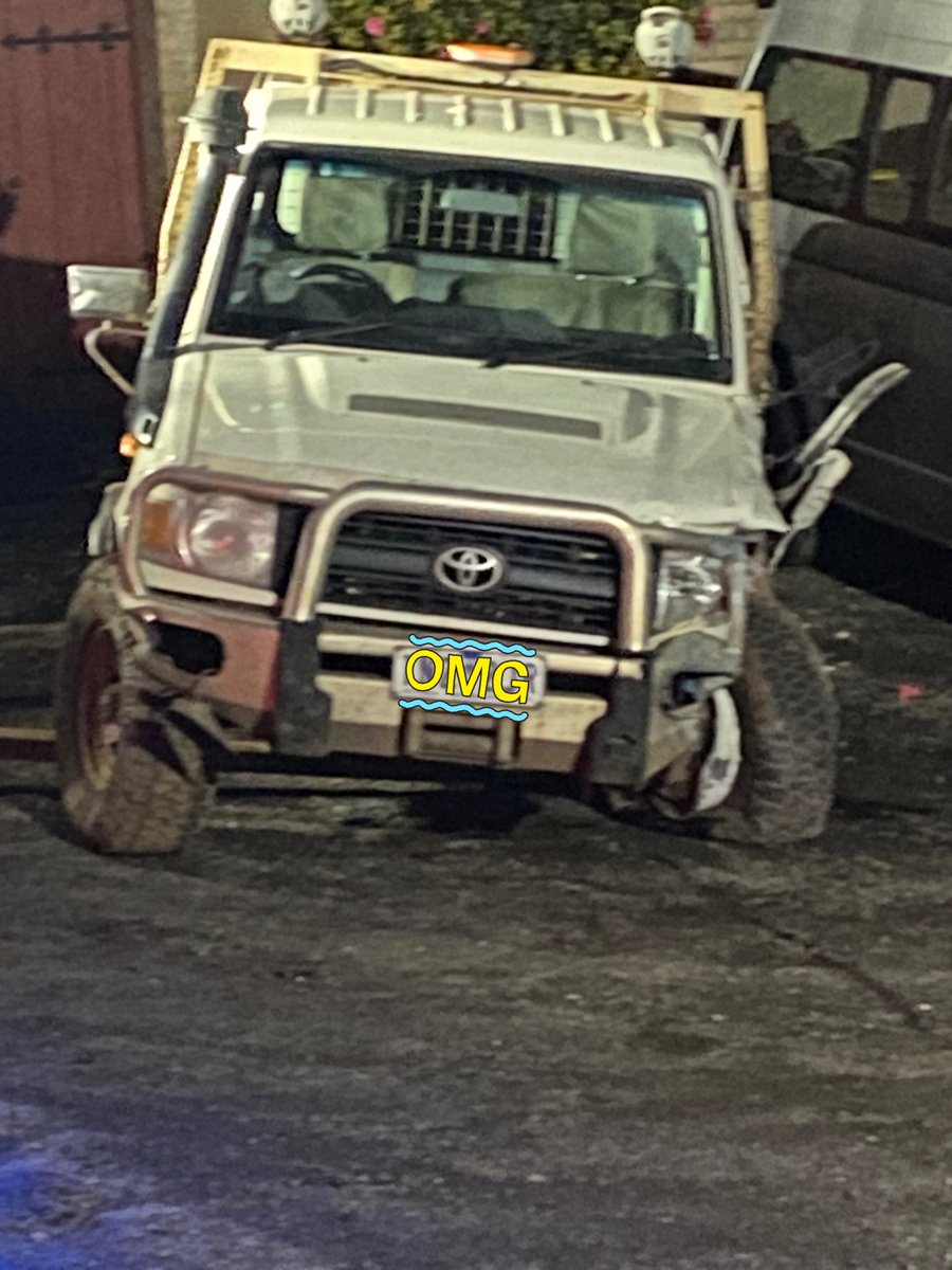 Ok… #storytime

Drinking home from work Thursday night I got stuck in traffic on the freeway (people like to make illegal U turns in that spot to avoid traffic on the road they want to be on…) so I was sitting stationary on the freeway. 

The Land Cruiser behind me apparently