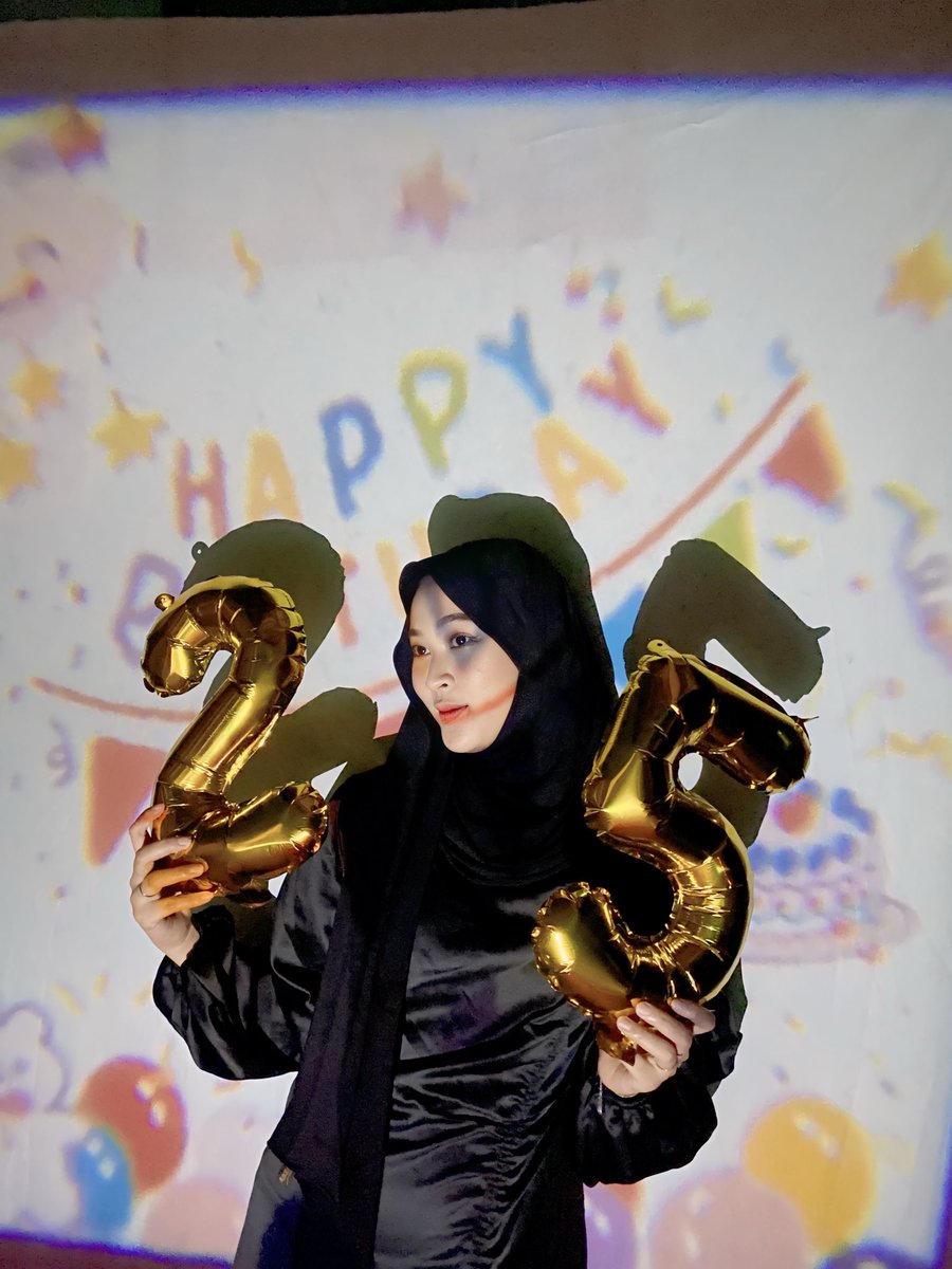 qveencaa's tweet photo. Oh shit this my Birthday ✨🧚‍♂️ https://t.co/WkUBsGSZHb