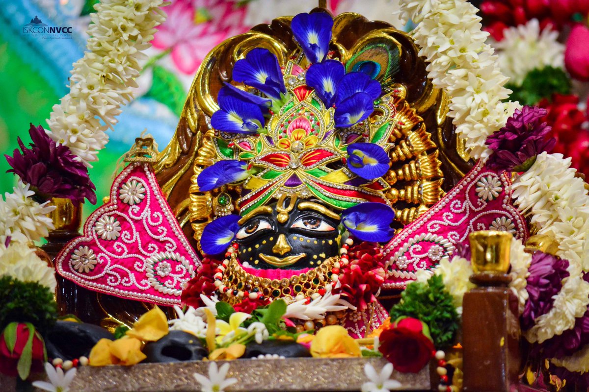 ISKCONPune's tweet photo. 🙏🏽Today's Darshan 📿 🗓20-07-2024🙏
🌷Sri Sri Jagannath Baldev Subhadra🌷
🚩@ISKCONNVCCPune🚩
.
.
#ISKCONNVCCPune #ISKCONNVCC #ISKCONPune
#ISKCON #ISKCON #20thjuly #20thjuly2024 #Saturday
#kirtan #Harekrishna #Krishna #Kirtan #Krishna
#Harinaamsankirtan #Radheshyamdas
#Radhe https://t.co/PgpOsdhkqm