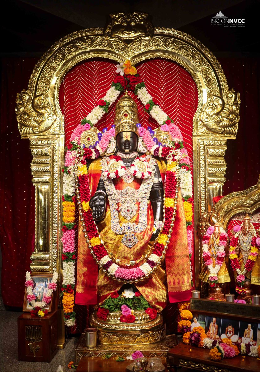 ISKCONPune's tweet photo. 🙏🏽Today's Darshan 📿 🗓20-07-2024🙏
🌷Sri Balaji🌷
🚩@ISKCONNVCCPune🚩
.
.
#ISKCONNVCCPune #ISKCONNVCC #ISKCONPune
#ISKCON #ISKCON #20thjuly #20thjuly2024 #Saturday
#kirtan #Harekrishna #Krishna #Kirtan #Krishna
#Harinaamsankirtan #Radheshyamdas
#Radhe #Radha #Radhakrishna https://t.co/BV9KOC5PBp