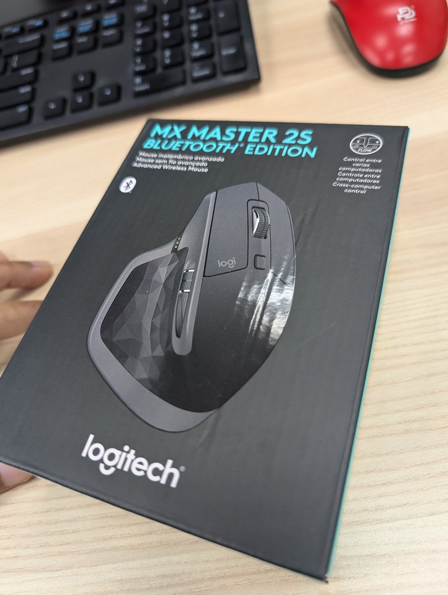 ayytayin's tweet photo. bagi laa G502X ker...ni elak aku wat sendal kereta aku jer.. https://t.co/m3HUsmtscN
