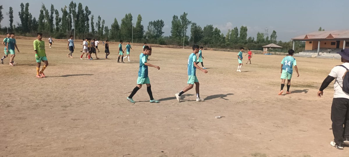 DPulwama's tweet photo. Inter zonal District level Football and Kabbadi tournaments  for U/17  boys Inaugurated with Great Fanfare in the early morning hours by Dysso Pulwama 
@dcpulwama @basharatias_dr @DDNewslive @dgyssjk @diprjk https://t.co/Tb42juDasZ