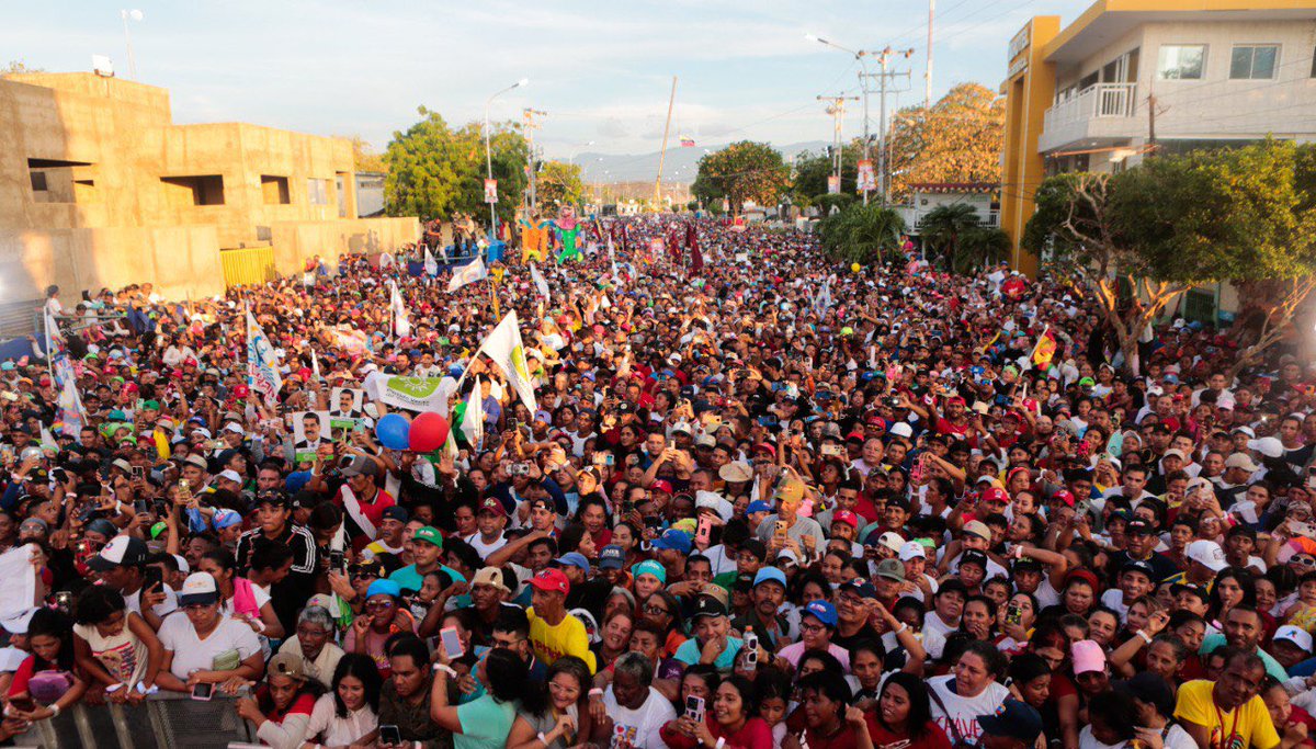 jorgerpsuv's tweet photo. Desde Coro, estado Falcón, arrancó la ofensiva del cierre de campaña, rumbo a la victoria popular del 28J. Con nuestro Gallo Pinto, se ha levantado la fuerza del amor porque el pueblo quiere paz. https://t.co/HHeTCvA6Ct