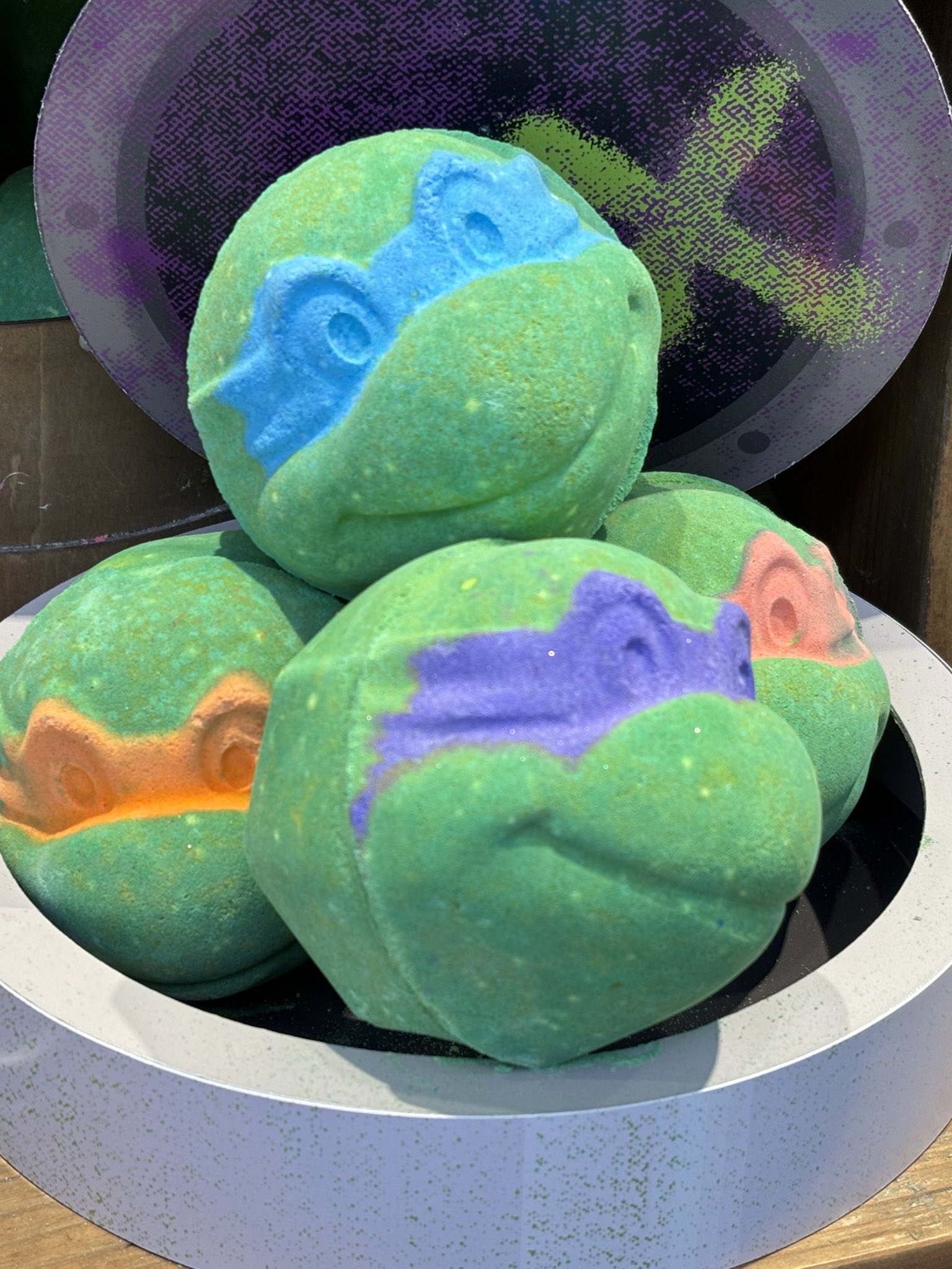 TMNT x Lush バスボムセット　タートルズ タートルで素晴らしい限定アイテム全7種を 2024年7月18日（木
