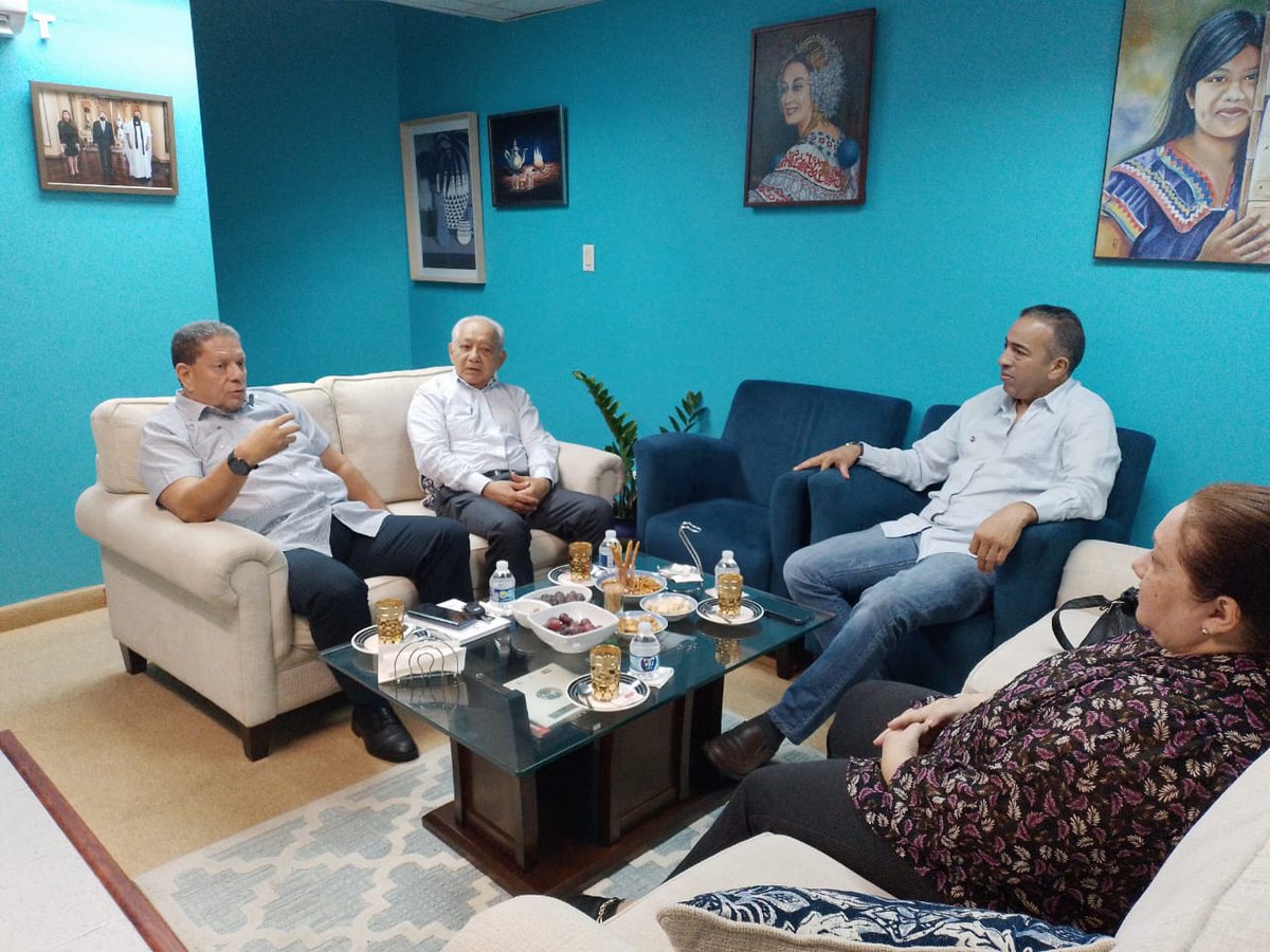 RASDPANAMA1's tweet photo. Ha sido un honor recibir en la Embajada Saharaui a dos grandes militantes del Partido Revolucionario Democrático,  Leonardo Kam y Héctor Alemán, grandes conocedores de las históricas relaciones entre Panamá y la República Saharaui. Grata charla sobre la actualidad internacional. https://t.co/TftLPDsnDz