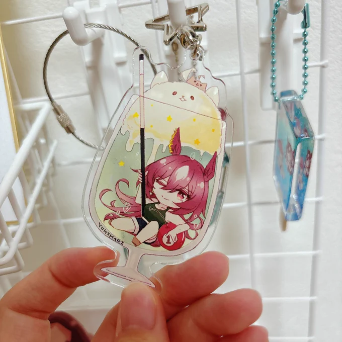 グッズセットにつけるアクキーとフォトカード届いた〜!