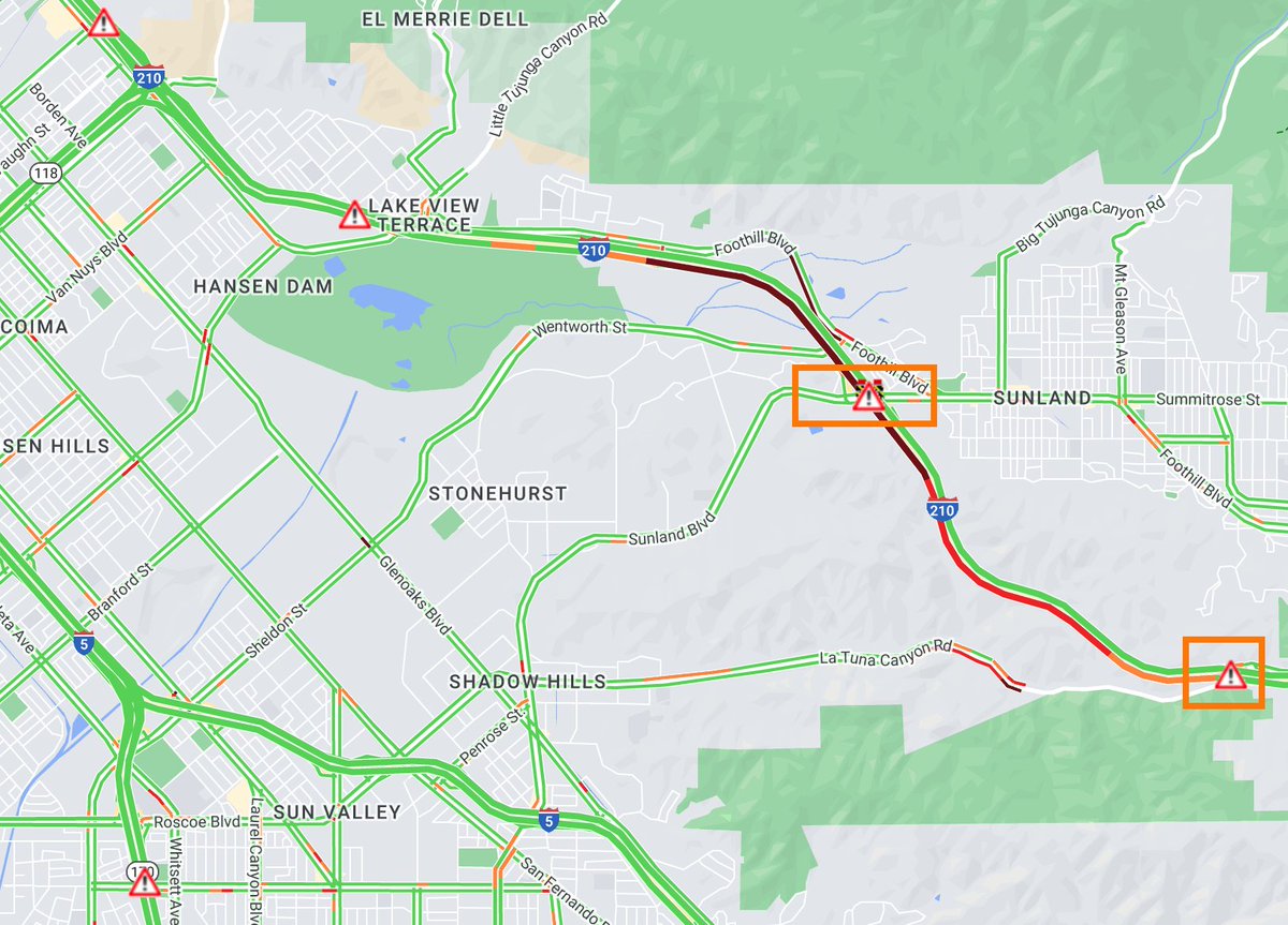 CaltransDist7's tweet photo. Sunland: Eastbound I-210 from Sunland Boulevard to La Tuna Canyon Road the three right lanes are closed due to a brush fire. @CaltransDist7 Maintenance on scene. #BrushFire #Sigalert #210freeway https://t.co/Z3nalau8U8