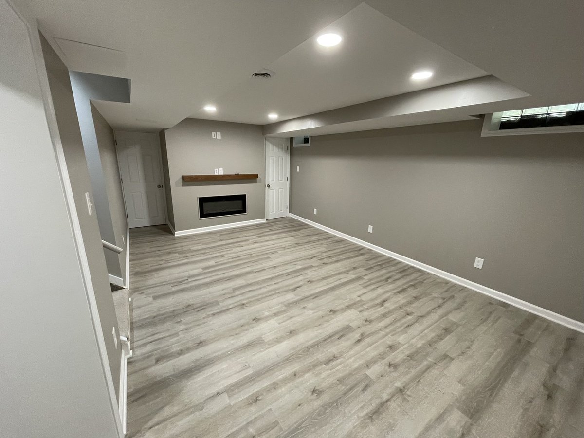 JohnnyMWaters20's tweet photo. @CensoredMen Before and after. Finishing a basement https://t.co/5jyY8760OS