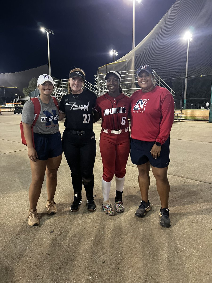 TaylorConklin08's tweet photo. Thanks to all of the coaches for a fun Tennessee Valley Exposure camp. Always great to see some friends 🥎❤️ @KyleParmley @coachangelbrown @UAB_SB @UNASoftball @NWSCC_SB @CoachHawkinsUNA @melcarter24 @SneadSoftball @SamfordSB @UAHCoachLes @carsonowens12 @SallieB34 @FPNationlGroves @BattleCourt2026