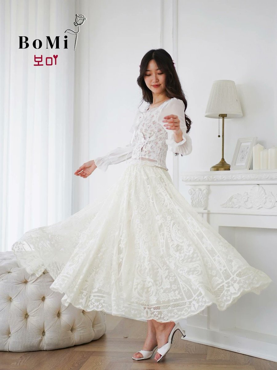 kayyscollect's tweet image. 🌷 Pretty Fairy Korean Skirt by Bomi ✨

a thread
t. rok tutu lace flower furing kiky fore yoona