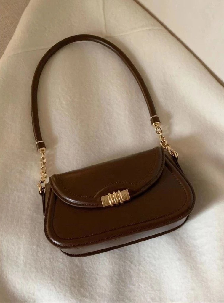 rayoffsunshinee's tweet photo. tas warna warna brown gini cantik bgt keliatan vintage elegan kalau dipake🥺🤎 https://t.co/eCT5sDczKk