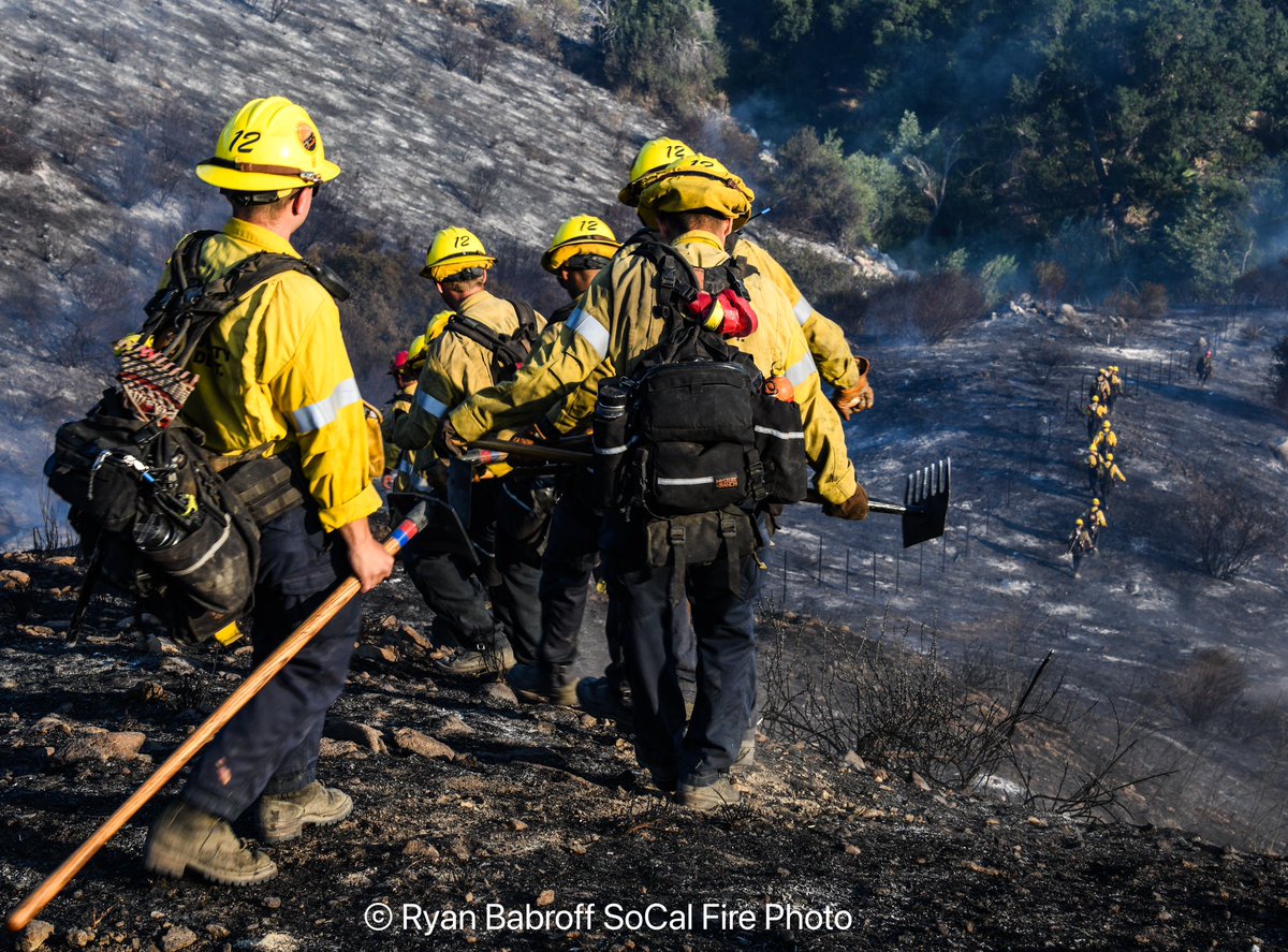 SoCalFirePhoto's tweet photo. Firefighters battling the extreme heat today on the #LaTunaFire along the 210 near La Tuna Canyon. The fire burned 43 acres and forward progress has been stopped. @LACOFD @LACoFDPIO @LAFD @LAFDtalk https://t.co/DmDYwvqC8S