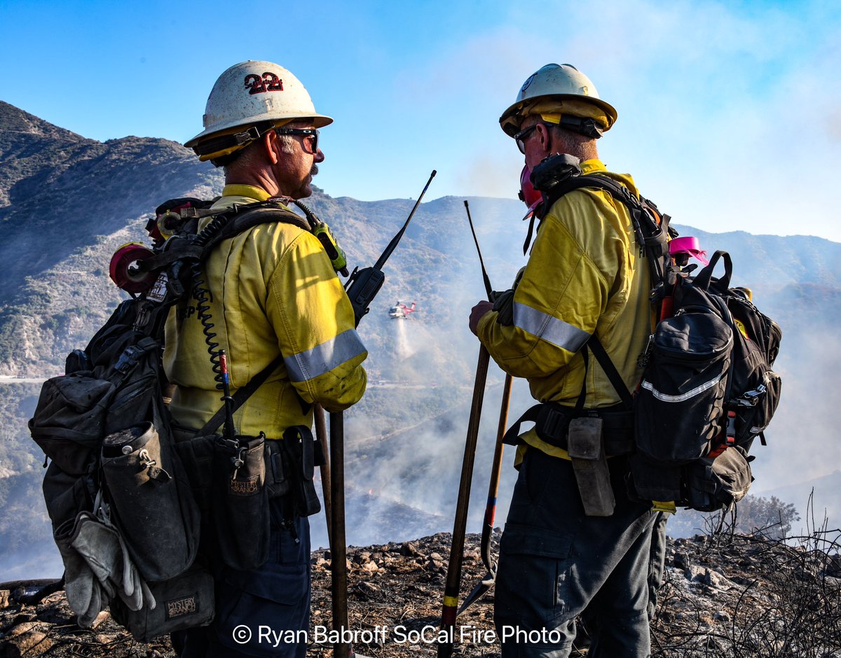 Firefighters battling the extreme heat today on the #LaTunaFire along the 210 near La Tuna Canyon.  The fire burned 43 acres and forward progress has been stopped. <a href="/LACOFD/">LACoFD</a> <a href="/LACoFDPIO/">L.A. County Fire Department</a> <a href="/LAFD/">LAFD 🔥</a> <a href="/LAFDtalk/">#LAFD Talk 💬</a>