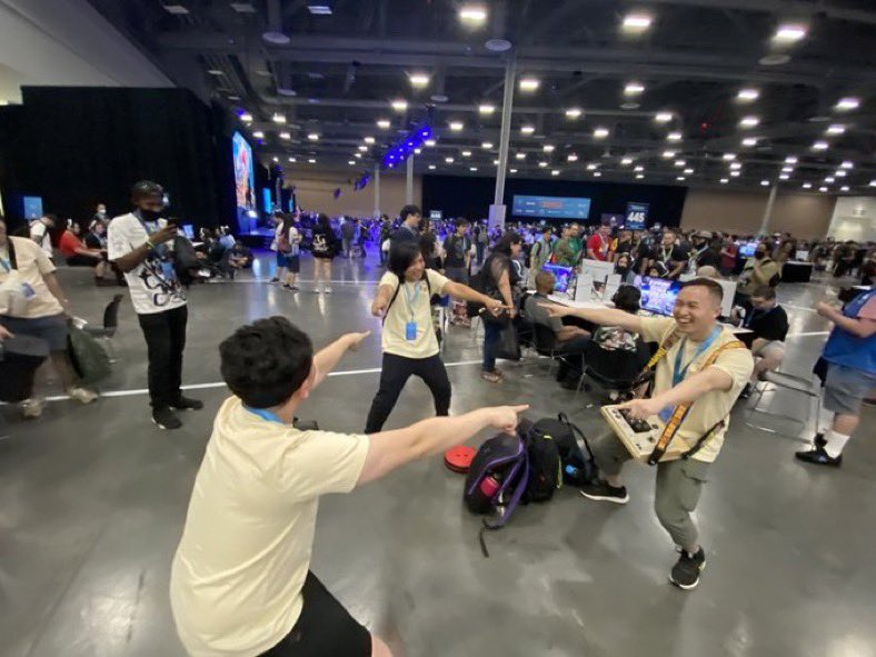 Chomparado's tweet photo. When you go to evo for fighting games, but instead find FFXIV players 🤣 #evo2024 https://t.co/Abx4ZtLwxU