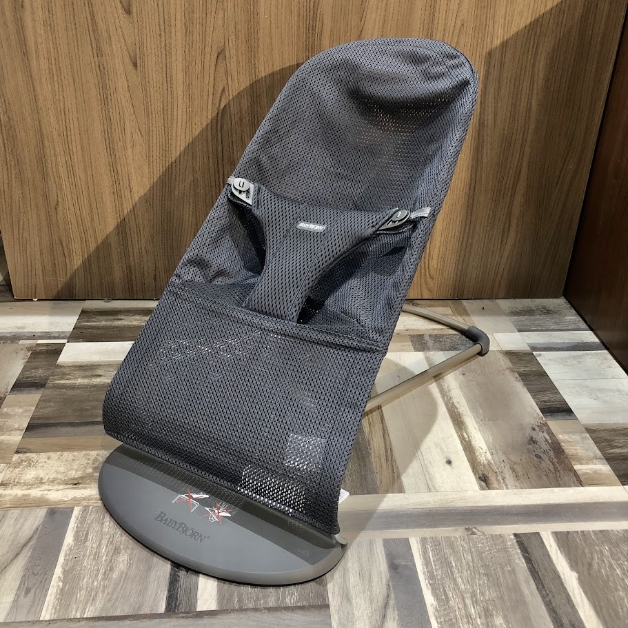 kidslinkstore1's tweet photo. こんにちは！キッズリンクです🦝

本日は入荷商品のご紹介です♪
【Baby Bjorn　バウンサーBliss Air　アンスラサイト】
非常に状態の良い商品となります🥰

🉐SALE開催中🉐
✨大型商品 → 30%OFF✨
✨その他全品(洋服やおもちゃなど) → 50%OFF✨

週末はぜひ当店までお越しください！

#キッズリンク https://t.co/eKmJfvrEad