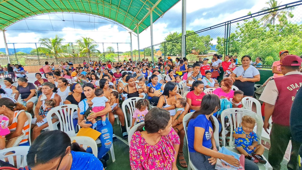 CCLAPMarcanoNE's tweet photo. #19Jul||| Por instrucciones del Pdte @NicolasMaduro, 600 paquetes de pañales pediátricos fueron entregados totalmente gratis a la población del municipio Marcano.

@LealTelleria
@AlessandrelloCG
@YulArmas_
@CLAP_NEsparta

#PuebloVictorioso
#SoyComunicadorClapNE📦 https://t.co/h3PctS1ScV