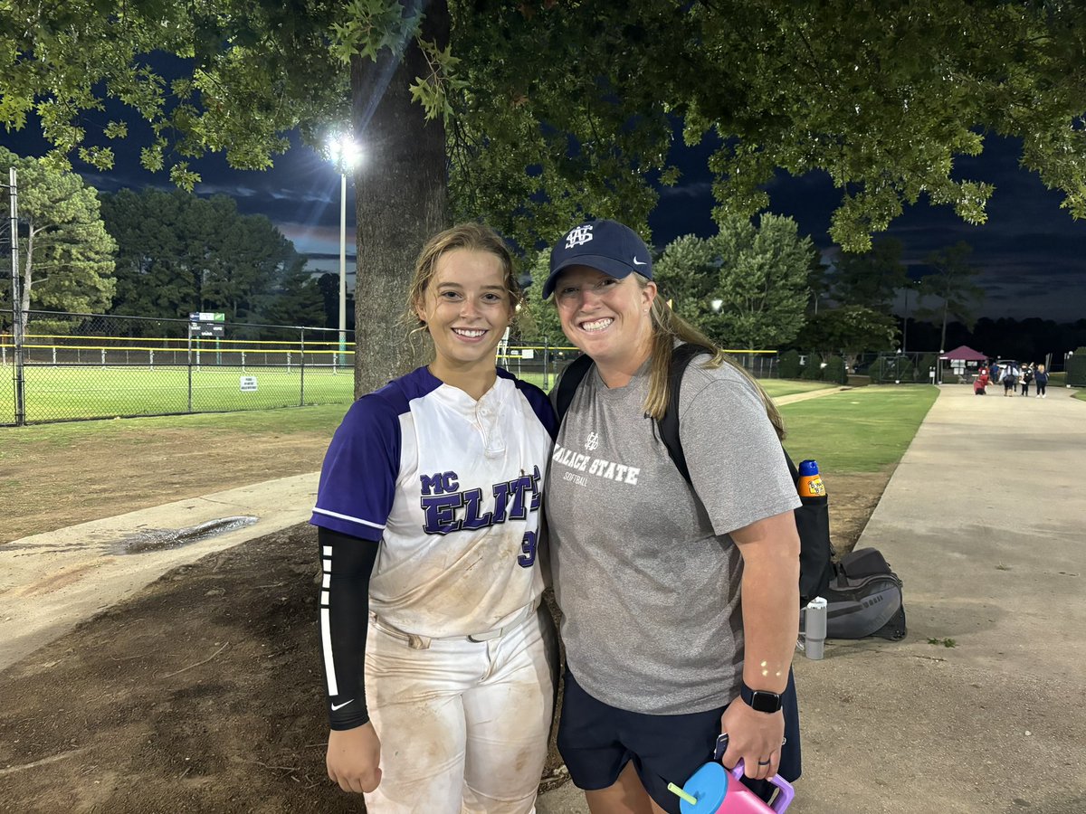 kate_rambach's tweet photo. Great way to start off the weekend! Such a great experience getting to learn from all of these coaches! Let’s get after it! @UAH_SB  @WallaceStSB @tigertownpc11 @SamfordSB #MCElitePlatinum https://t.co/dvKkrac7cs
