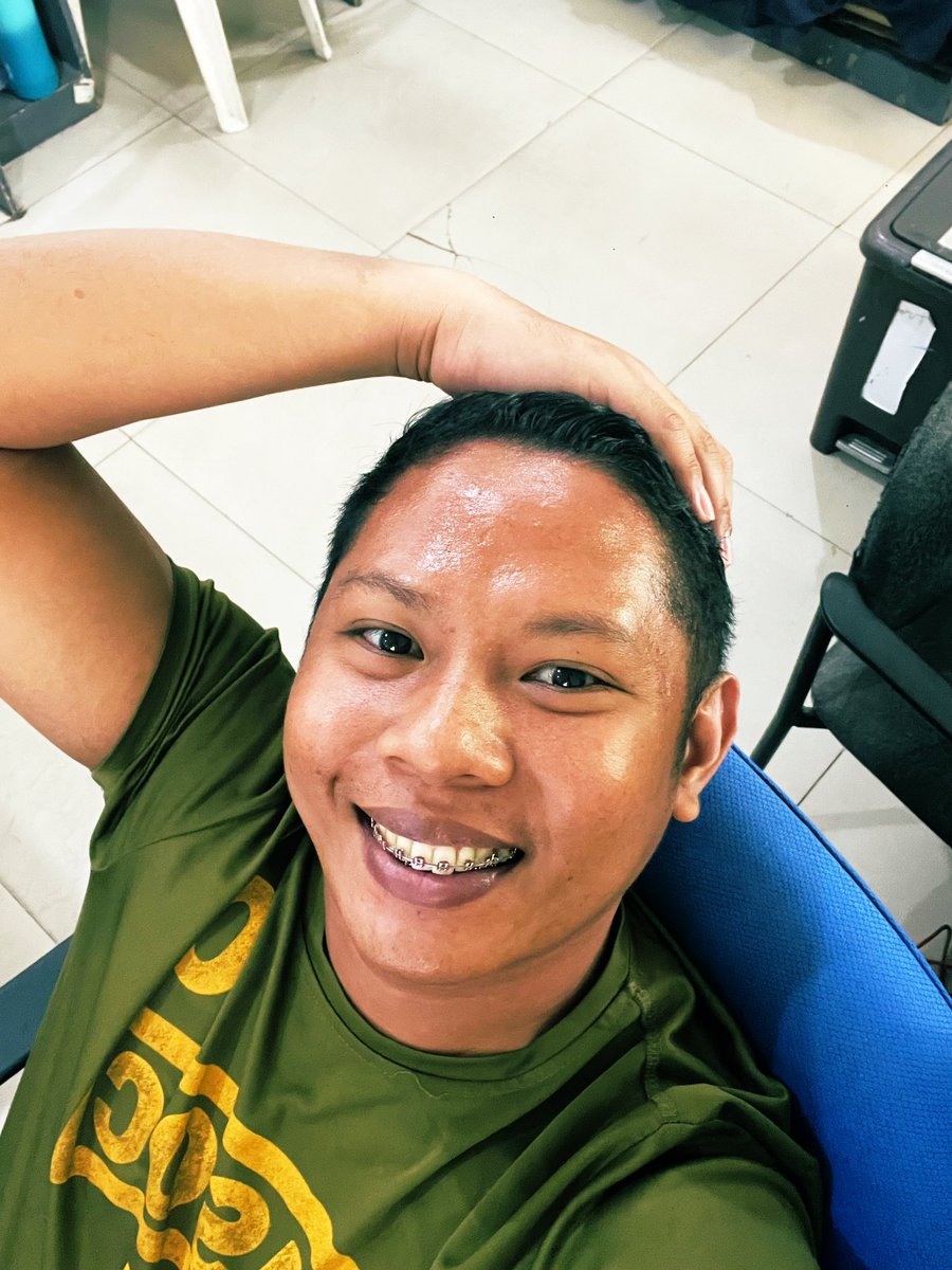 mark_fe3's tweet photo. Duty lang, walang weekend pass yan!!!😂😂 https://t.co/yxUp0q7c5V