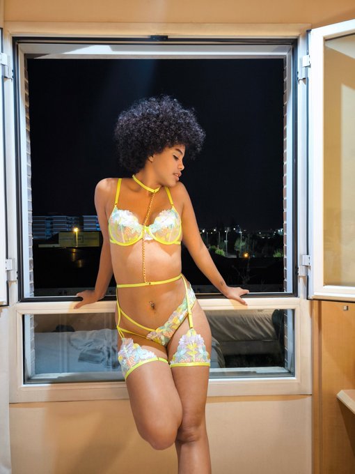 NEW SHOOTING 😜  do you want to see it?? https://t.co/IeoSiHcLsc