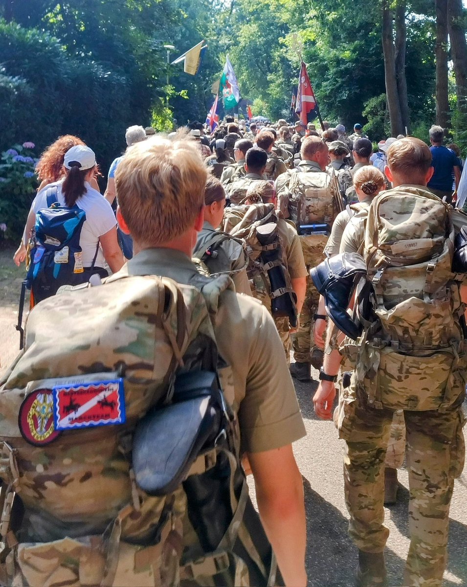 CJFvanHerpen's tweet photo. Het getal 7 ...
Zeven staat in de bijbel symbool voor #compleetheid. Het geeft aan dat
iets af is: iets kan niet beter
worden dan het is ...
Ik volbracht gisteren 7e #vierdaagse
Wassut mijn laatste? ππΌ https://t.co/4xe4sMFqm6
