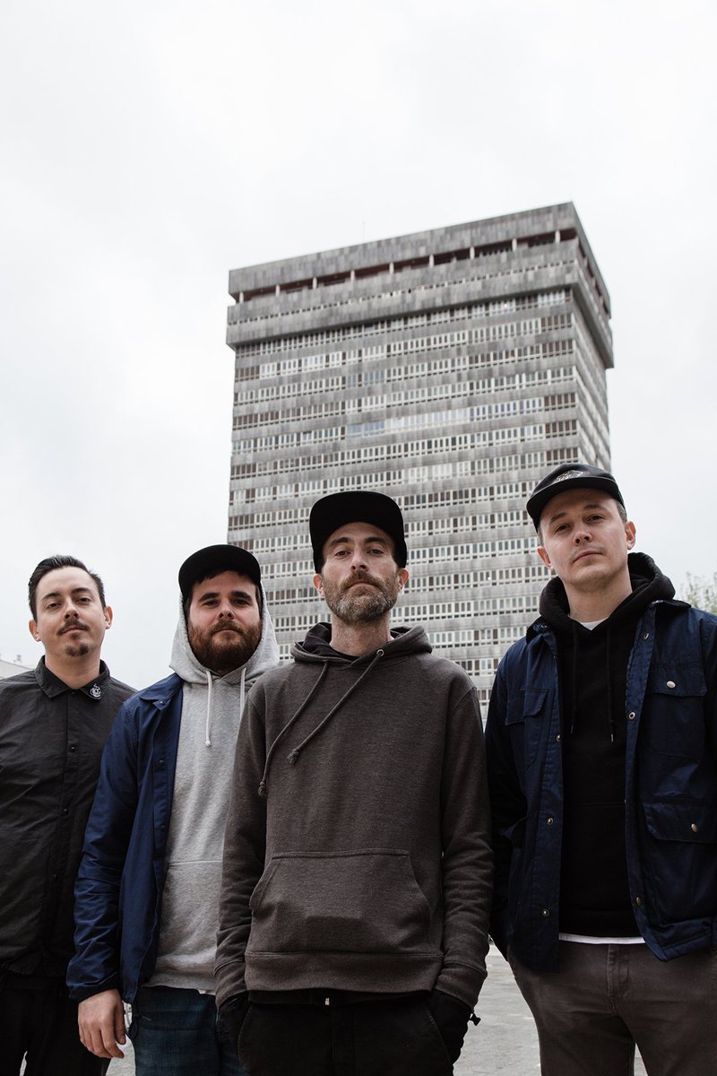 jokinfdez's tweet image. Ruinas &amp;amp; souvenirs. 💥💥💥

Sesión de fotos express con los @theflatliners por Egia la última vez en Donosti. ✊🏻🔥

See you back, guys!

📸 instagram.com/p/C9mnELYKTIy/…

#portrait_shots #theflatliners #music #musicphotography #livephotography #rock #band #discoverportrait #punk