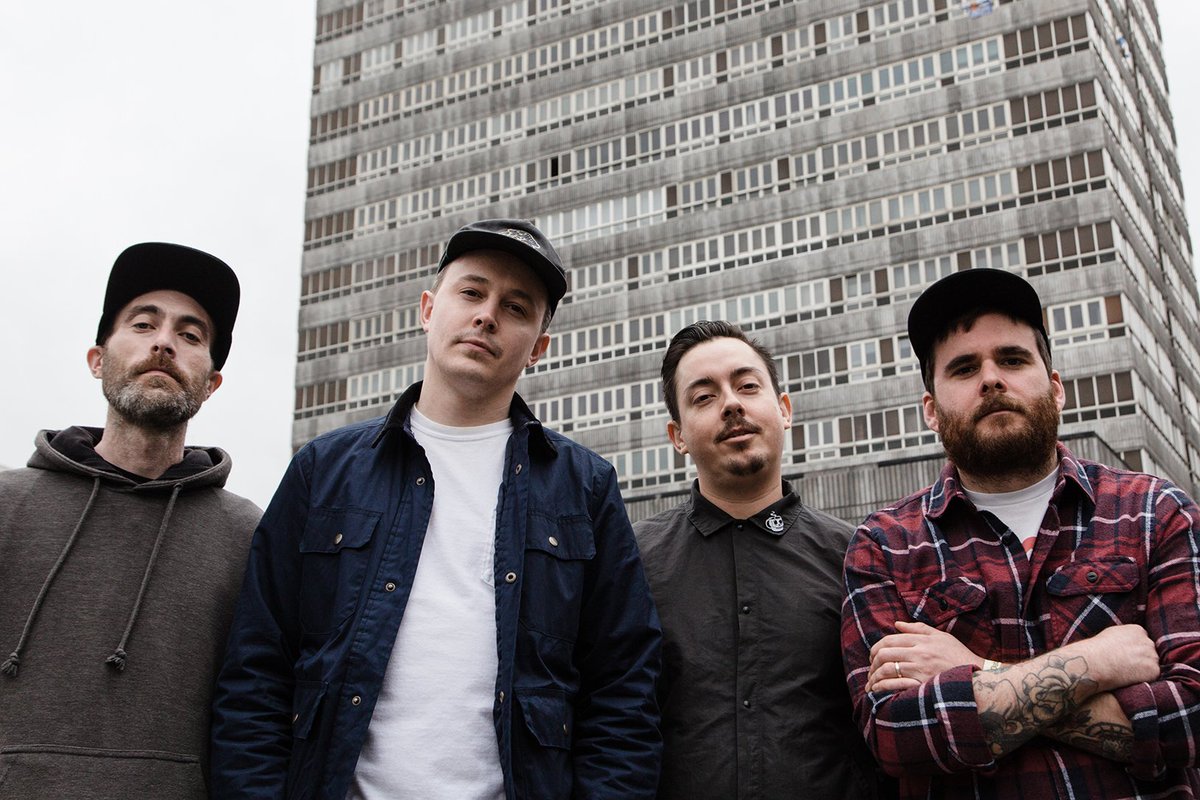 jokinfdez's tweet image. Ruinas &amp;amp; souvenirs. 💥💥💥

Sesión de fotos express con los @theflatliners por Egia la última vez en Donosti. ✊🏻🔥

See you back, guys!

📸 instagram.com/p/C9mnELYKTIy/…

#portrait_shots #theflatliners #music #musicphotography #livephotography #rock #band #discoverportrait #punk