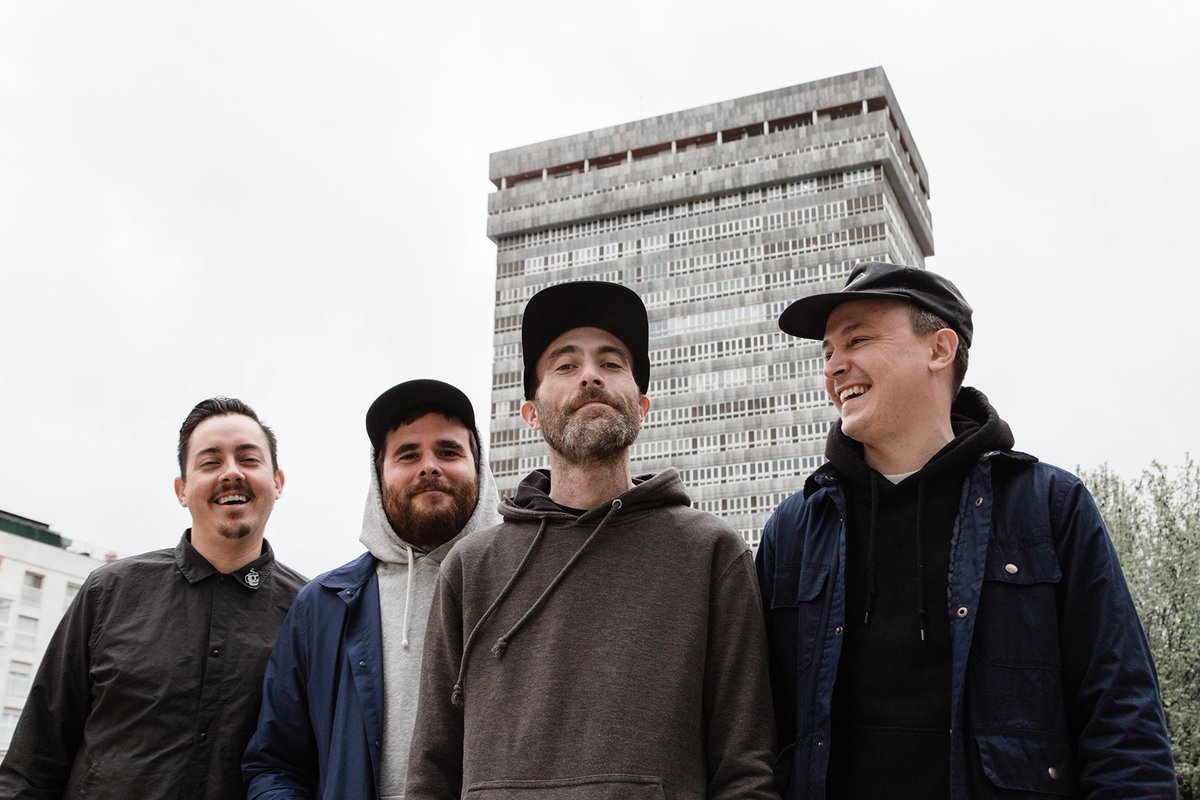 jokinfdez's tweet image. Ruinas &amp;amp; souvenirs. 💥💥💥

Sesión de fotos express con los @theflatliners por Egia la última vez en Donosti. ✊🏻🔥

See you back, guys!

📸 instagram.com/p/C9mnELYKTIy/…

#portrait_shots #theflatliners #music #musicphotography #livephotography #rock #band #discoverportrait #punk