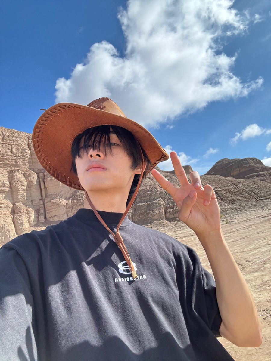 soonyunqi's tweet photo. 240720 #WINWIN Weibo update

🔗https://t.co/7LGj37r9Qp

"💙🩵" https://t.co/BvjZkOEZKF
