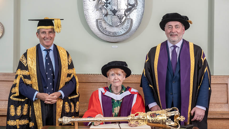 Loughborough University (@lborouniversity) on Twitter photo This week we had the pleasure of awarding 6 inspirational individuals honorary degrees 🎓
Congratulations to…
🌟 @TheBodyCoach
🌟 Michael Landy
🌟 Dame Vera Biard
🌟 <a href="/amaagbeze/">Ama Agbeze</a>
🌟 <a href="/EscofetMiriam/">Miriam Escofet Artist</a>
🌟 Nana Badu
Read: lboro.uk/3LuhMso This week we had the pleasure of awarding 6 inspirational individuals honorary degrees 🎓
Congratulations to…
🌟 @TheBodyCoach
🌟 Michael Landy
🌟 Dame Vera Biard
🌟 <a href="/amaagbeze/">Ama Agbeze</a>
🌟 <a href="/EscofetMiriam/">Miriam Escofet Artist</a>
🌟 Nana Badu
Read: lboro.uk/3LuhMso