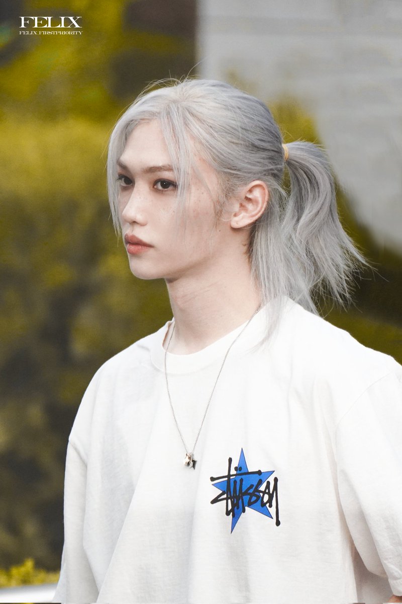 FelixLeeChina's tweet photo. 240719 
🤍[FelixLeeCN]夏风裹着馥气轻轻拂过
#Felix #필릭스 #straykids  #스트레이키즈 https://t.co/Sxs7jqxoHG