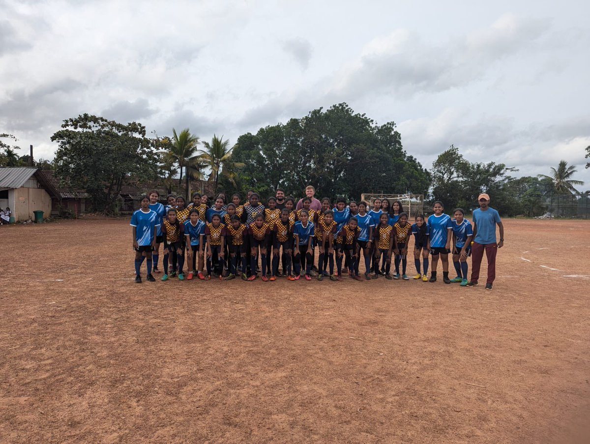 Coach_DarrenOC's tweet photo. Some fun matches during the summer for our U14, U16 Girls and  U12, U14 boys. 4 great results and the teams keep improving! https://t.co/4O5yFYJpGi