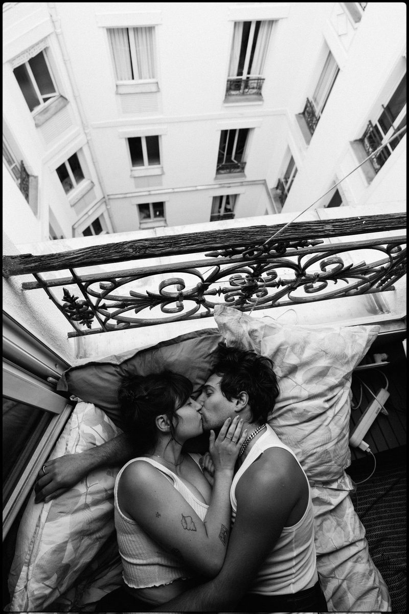 DeshiPink's tweet photo. How are you been doing fam?
I keep on shooting 🙌

#photography #photographer #paris https://t.co/zLEPviC63n