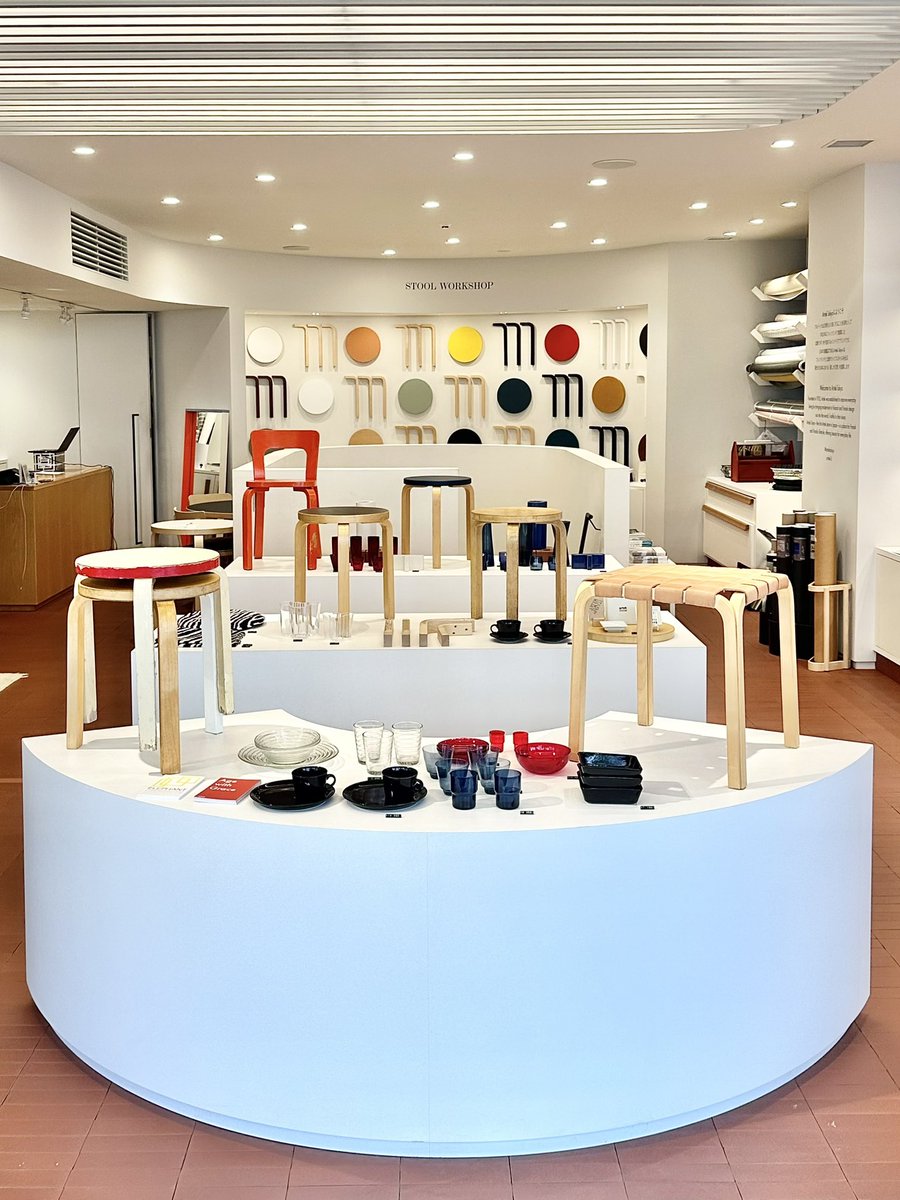 ArtekJapan's tweet photo. ヘルシンキArtek 2nd Cycleより取り寄せた #2ndCycle  製品が揃いました！
1950年代のドロップリーフテーブルや、「X - レッグ」「Y - レッグ」のレザー張りのスツールなど、稀少で魅力的な製品ばかりです。
店頭とArtek Japan公式サイトにてご覧いただけます。
#artek 
https://t.co/NZu9Qyk4Et https://t.co/cXIeQtqGha