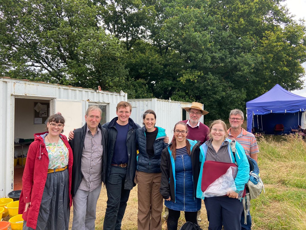 NHM_Anthro's tweet image. The Anthropology team visited the excavation site at Barnham, Suffolk last week. An incredibly rich Lower Palaeolithic site with Clactonian archaeology, flora, and fauna, telling us about the lives of Middle Pleistocene Britons.