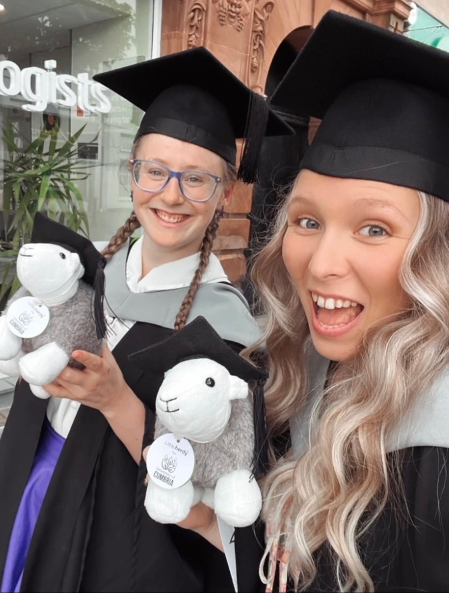 langley_daisy's tweet photo. 1:1 BSc (Hons) Occupational Therapist 🎓
The end of a very special journey…the start of something even more rewarding. 💚

#WeAreCumbria @OTCumbria @CumbriaUni https://t.co/WwW9y6jrFc