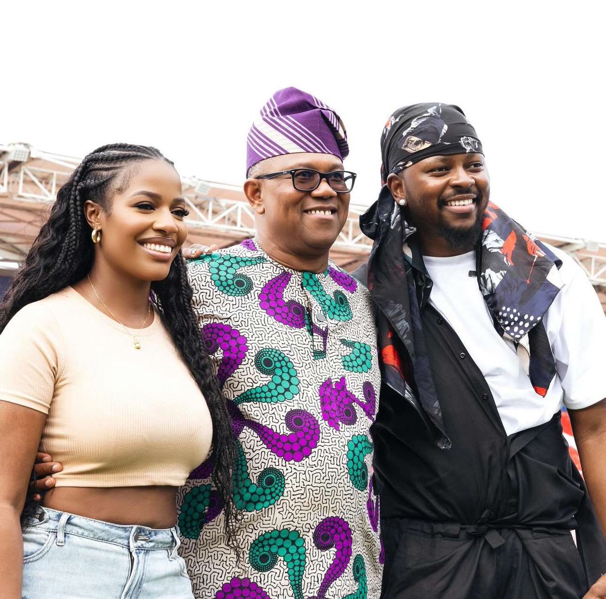 OneJoblessBoy's tweet photo. Fola David is attempting to break the Guinness World Record for the largest painting in the world 🌎.

Hilda Baci and Peter Obi were out there to support him.

Keep going David 👏🏾 https://t.co/ZjZ4qKW0pn