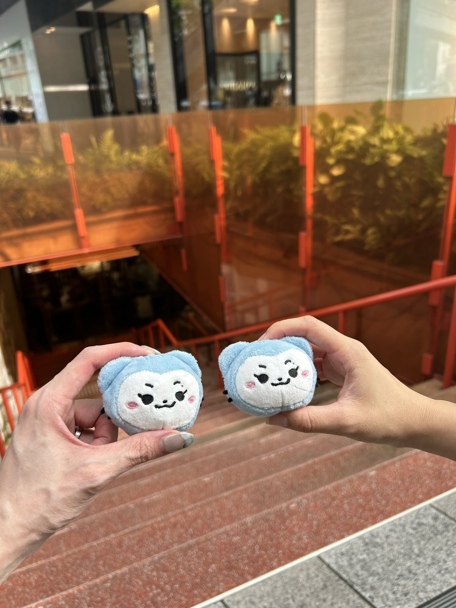 naaa_itzy's tweet photo. 早速聖地巡礼してきた❣️
お気に入りの雑貨屋さんにitzyが来てたの嬉しい…
関係ないけどルームフレグランス作り楽しかった🌼
@JYPEITZY_JP #MIDZY #ITZY
@voguejp #CIBONE https://t.co/faGDmBACNN