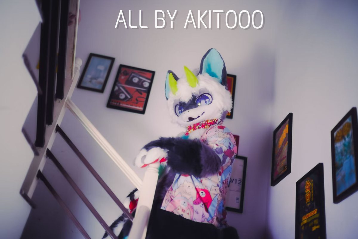 #ミカもふもふ神社 #FursuitEveryday 
「俯仰」
向之所欣，俯仰之间，已为陈迹，犹不能不以之兴怀。况修短随化，终期于尽。