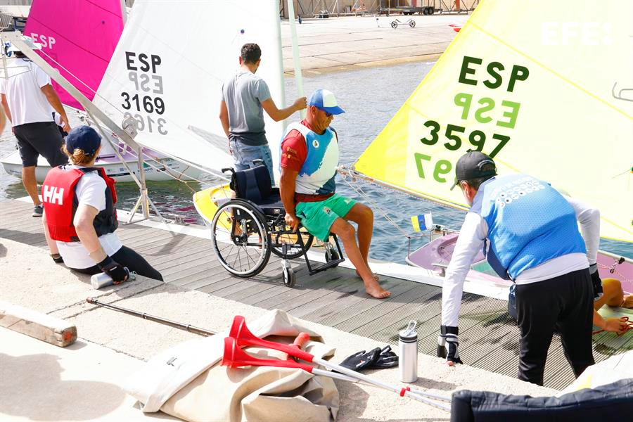 EFE Deportes (@efedeportes) on Twitter photo #EFEfotos | ⛵️ Vela inclusiva para salir a navegar y dejar la discapacidad en tierra.
🆕 La <a href="/vela_cat/">Federació Catalana de Vela</a> y @fundacion_alex impulsan la Kakapo Open Race, la primera regata internacional de vela adaptada en Cataluña. #EFEfotos | ⛵️ Vela inclusiva para salir a navegar y dejar la discapacidad en tierra.
🆕 La <a href="/vela_cat/">Federació Catalana de Vela</a> y @fundacion_alex impulsan la Kakapo Open Race, la primera regata internacional de vela adaptada en Cataluña.