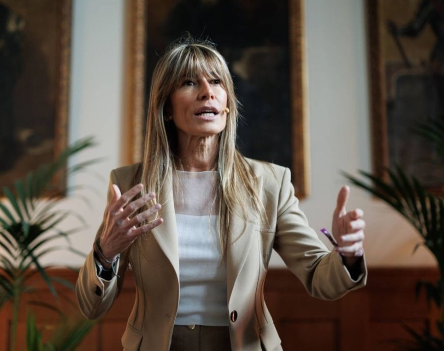 Encuestando's tweet photo. 📊 ¿Está Begoña Gómez sufriendo una persecución por parte de los medios?

🔄 SÍ
♥️ NO https://t.co/bOf1oMTBAy